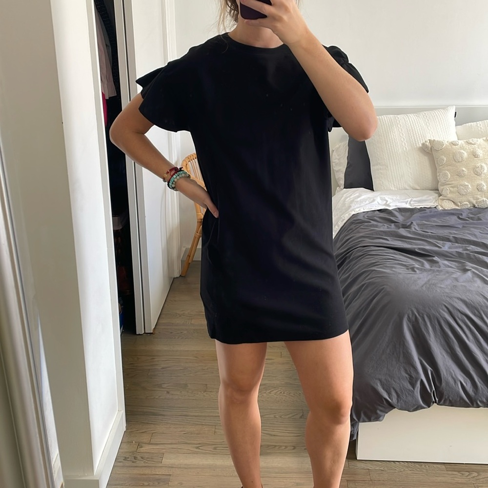 Black mini-dress with ruffles sleeves